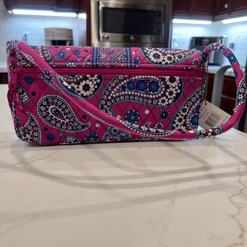 Vera Bradley shoulder bag. New with tags from a smoke free, pet free home. - Picture 4 of 5